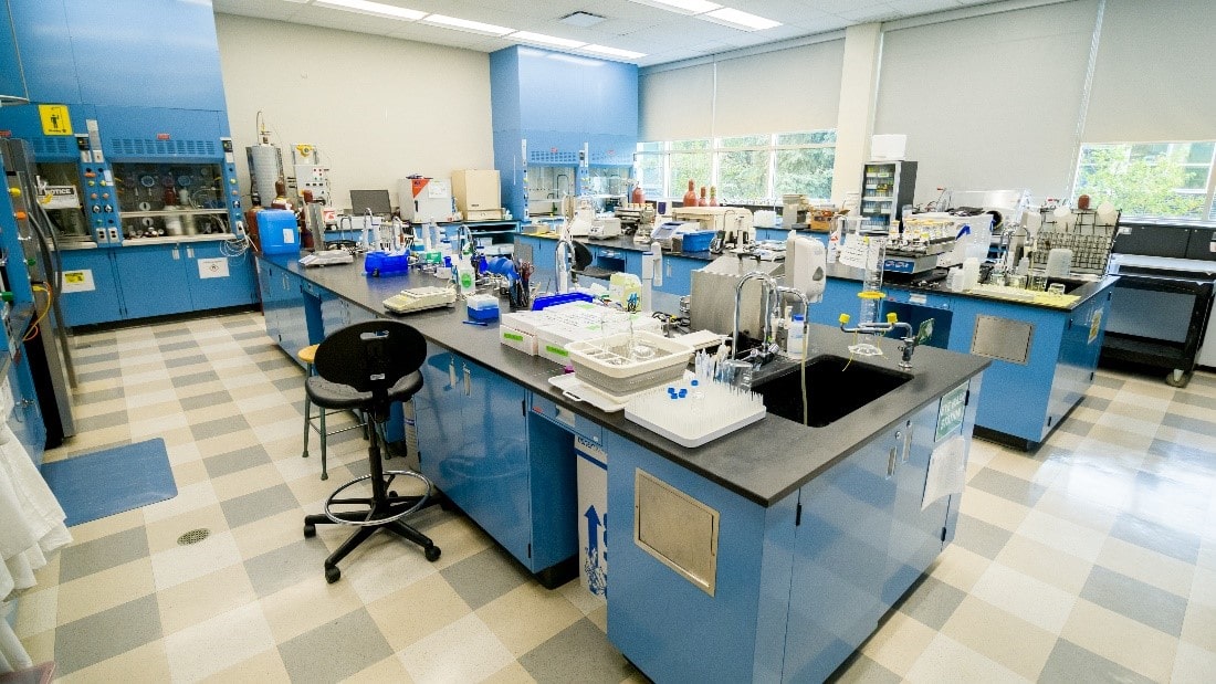  What is a Microbiology Lab?